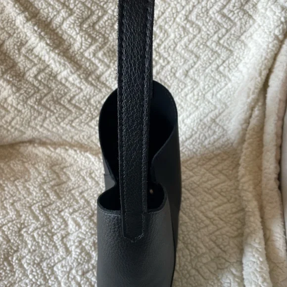 Portland Leather Black Pebbled Naomi Large Bag - Picture 6 of 12